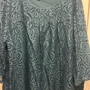 Lift: Elegant Lace Teal Top